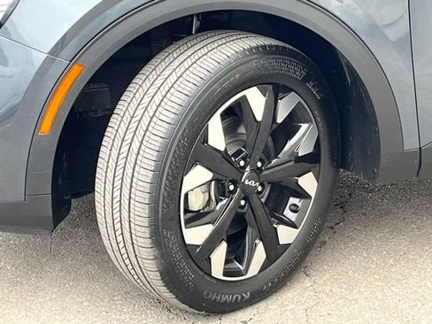 Certified 2023 Kia Sportage X-Line w/ X-Line Premium Package image 3