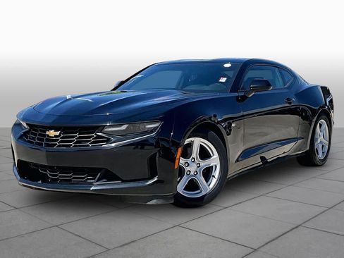 Used 2023 Chevrolet Camaro LT RWD image 2
