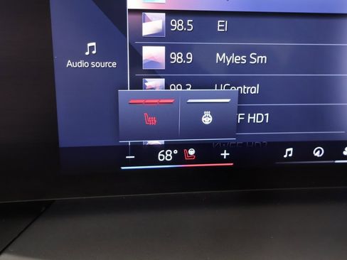 Used 2025 BMW 230i xDrive 230i xDrive w/ Premium Package image 8