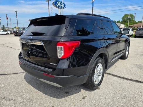 Used 2023 Ford Explorer XLT w/ Equipment Group 202A image 3
