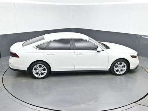 Used 2025 Honda Accord LX image 36