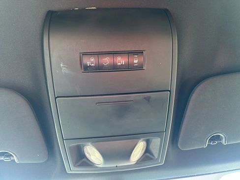 Used 2019 Dodge Grand Caravan SXT image 24