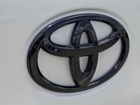 Used 2024 Toyota Corolla Cross AWD Hybrid image 14