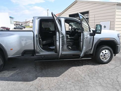 New 2026 GMC Sierra 3500 Denali w/ Denali Reserve Package image 12
