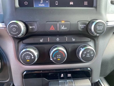 Used 2023 RAM 1500 Big Horn AWD/4WD image 25