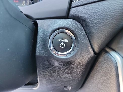 Used 2025 Toyota RAV4 XLE image 15