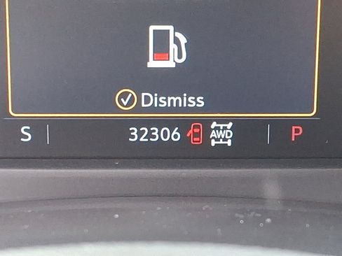 Certified 2023 Cadillac XT4 Luxury w/ Cold Weather Package image 18