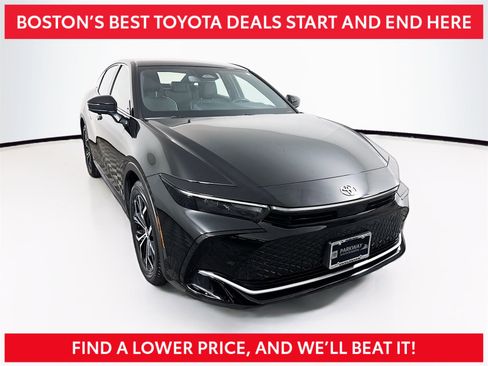 Used 2024 Toyota Crown XLE image 1