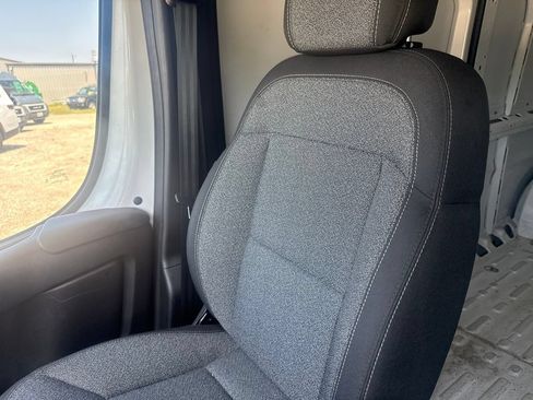 Used 2025 RAM ProMaster 2500 w/ Convenience Group FWD image 13