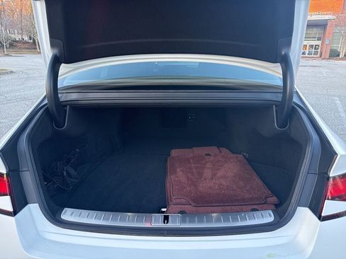 Used 2025 Genesis G90 3.5T image 28