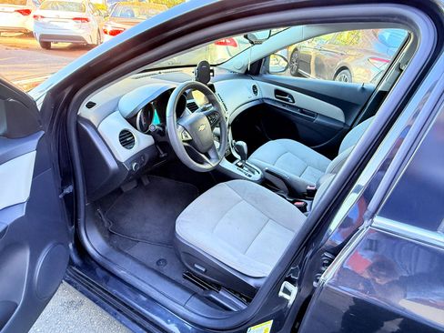 Used 2016 Chevrolet Cruze LT image 24