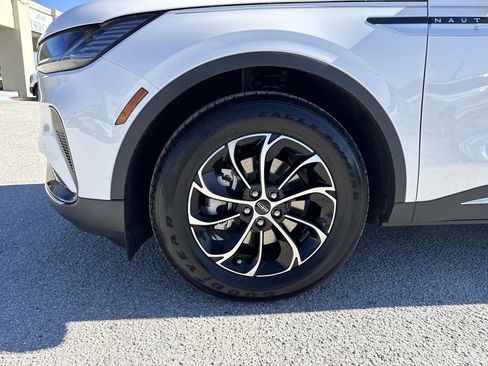 New 2026 Lincoln Nautilus Premier image 10