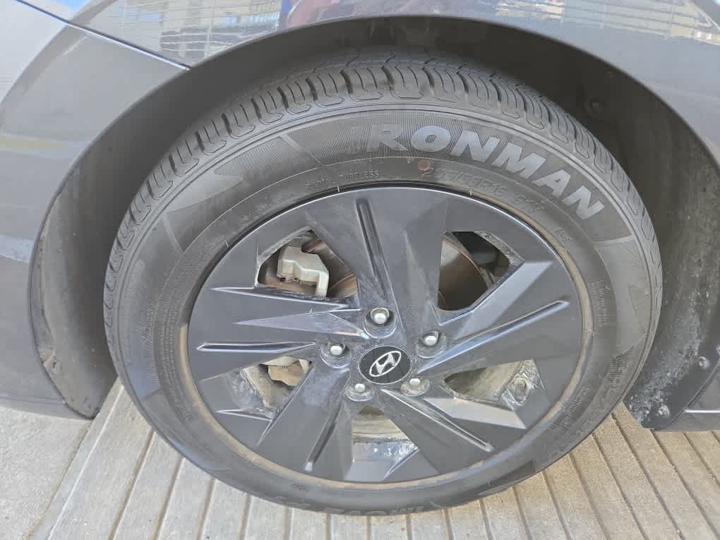 Used 2021 Hyundai Elantra SEL w/ Convenience Package FWD image 11