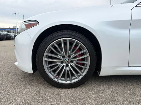 Used 2019 Alfa Romeo Giulia Ti w/ Quick Order Package 22X Lusso AWD/4WD image 38