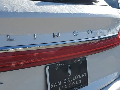 Used 2017 Lincoln MKX Reserve w/ Lincoln MKX Climate Package image 11