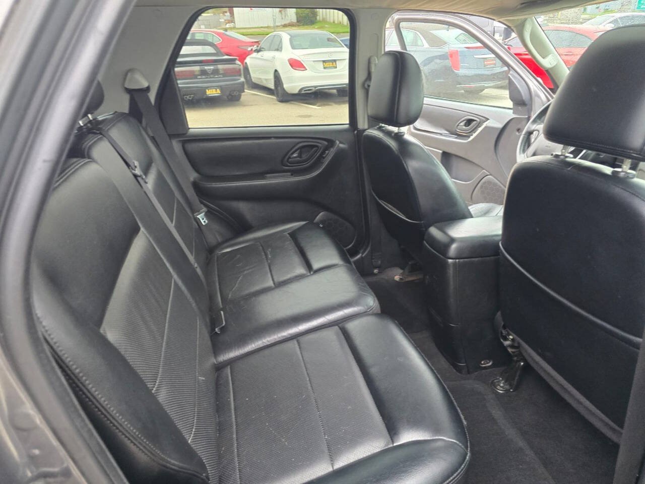 Used 2005 Ford Escape Limited FWD image 15