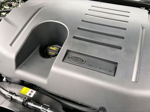 New 2026 Land Rover Defender 110 X-Dynamic SE image 17