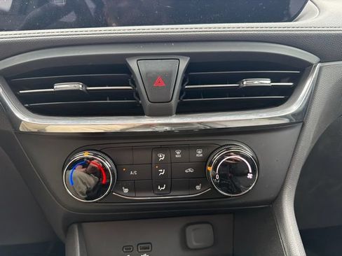 Used 2025 Buick Encore GX Preferred w/ Advanced Technology Package FWD image 30