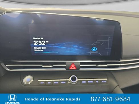Used 2025 Hyundai Elantra Limited FWD image 21
