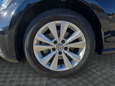 Used 2020 Volkswagen Golf 4-Door image 33