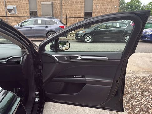 Used 2016 Ford Fusion SE FWD image 23