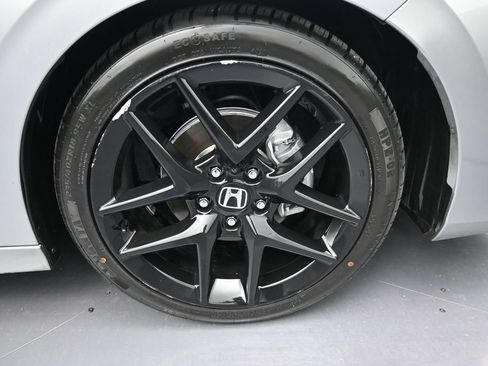 Used 2023 Honda Civic Sport image 9