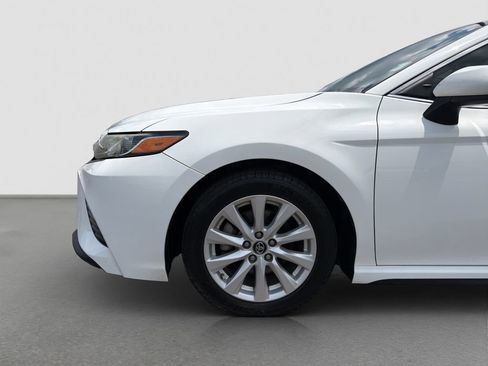 Used 2019 Toyota Camry SE FWD image 21