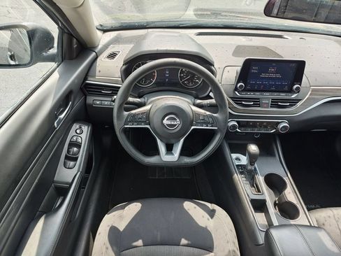 Used 2025 Nissan Altima 2.5 SV FWD image 28
