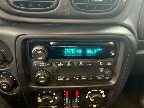 Used 2008 Chevrolet TrailBlazer LT w/ Sun And Sound Package AWD/4WD image 14