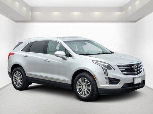 Used 2017 Cadillac XT5 Luxury w/ Driver Awareness Package FWD image 1