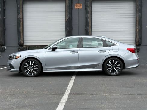 Used 2024 Honda Civic EX image 7