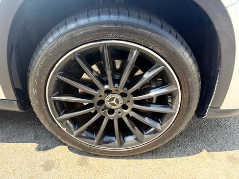 Used 2019 Mercedes-Benz GLA 250 4MATIC image 13