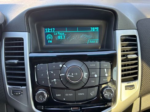 Used 2013 Chevrolet Cruze LT image 24