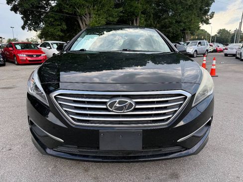 Used 2016 Hyundai Sonata SE FWD image 2