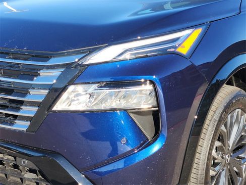 New 2026 Nissan Rogue Platinum w/ Platinum Premium Package image 5