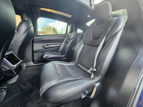 Used 2024 Tesla Model X image 64