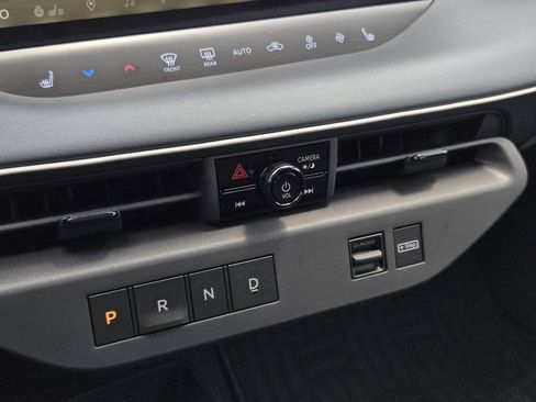 New 2026 Nissan Leaf Platinum+ FWD image 24