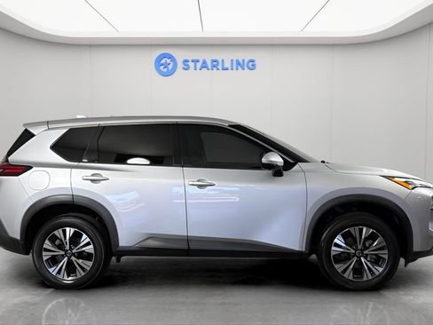 Used 2021 Nissan Rogue SV FWD image 11