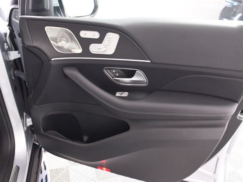Used 2024 Mercedes-Benz GLS 450 4MATIC image 17