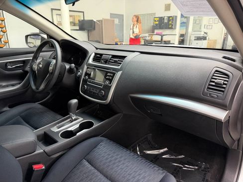 Used 2016 Nissan Altima 2.5 S w/ Power Driver Seat Package FWD image 17