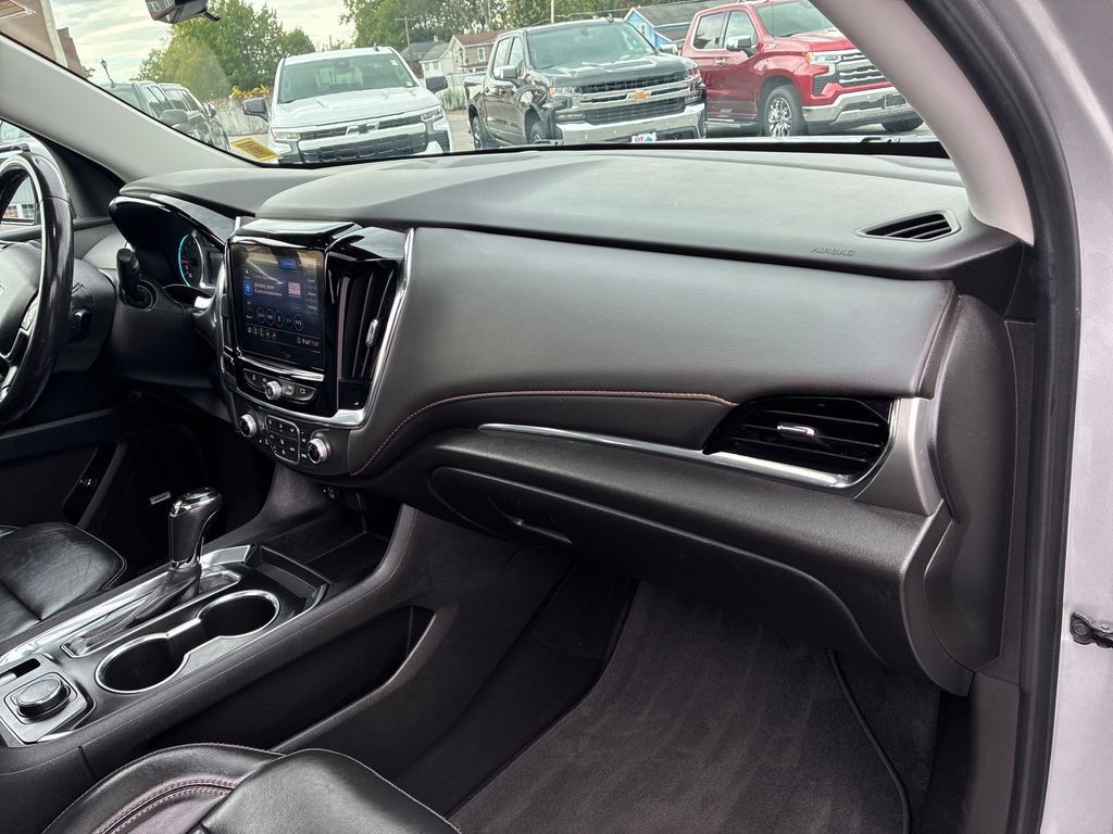 Used 2020 Chevrolet Traverse LT w/ LT Premium Package AWD/4WD image 38