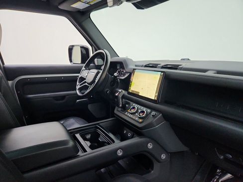 Used 2023 Land Rover Defender 130 X-Dynamic SE AWD/4WD image 24