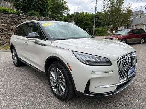 Used 2024 Lincoln Corsair AWD w/ Equipment Group 101A image 8