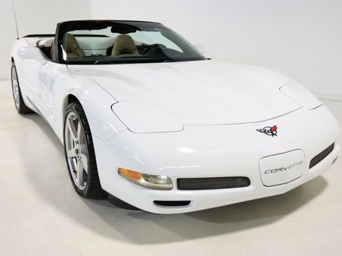 Used 2004 Chevrolet Corvette w/ Preferred Equipment Group image 20
