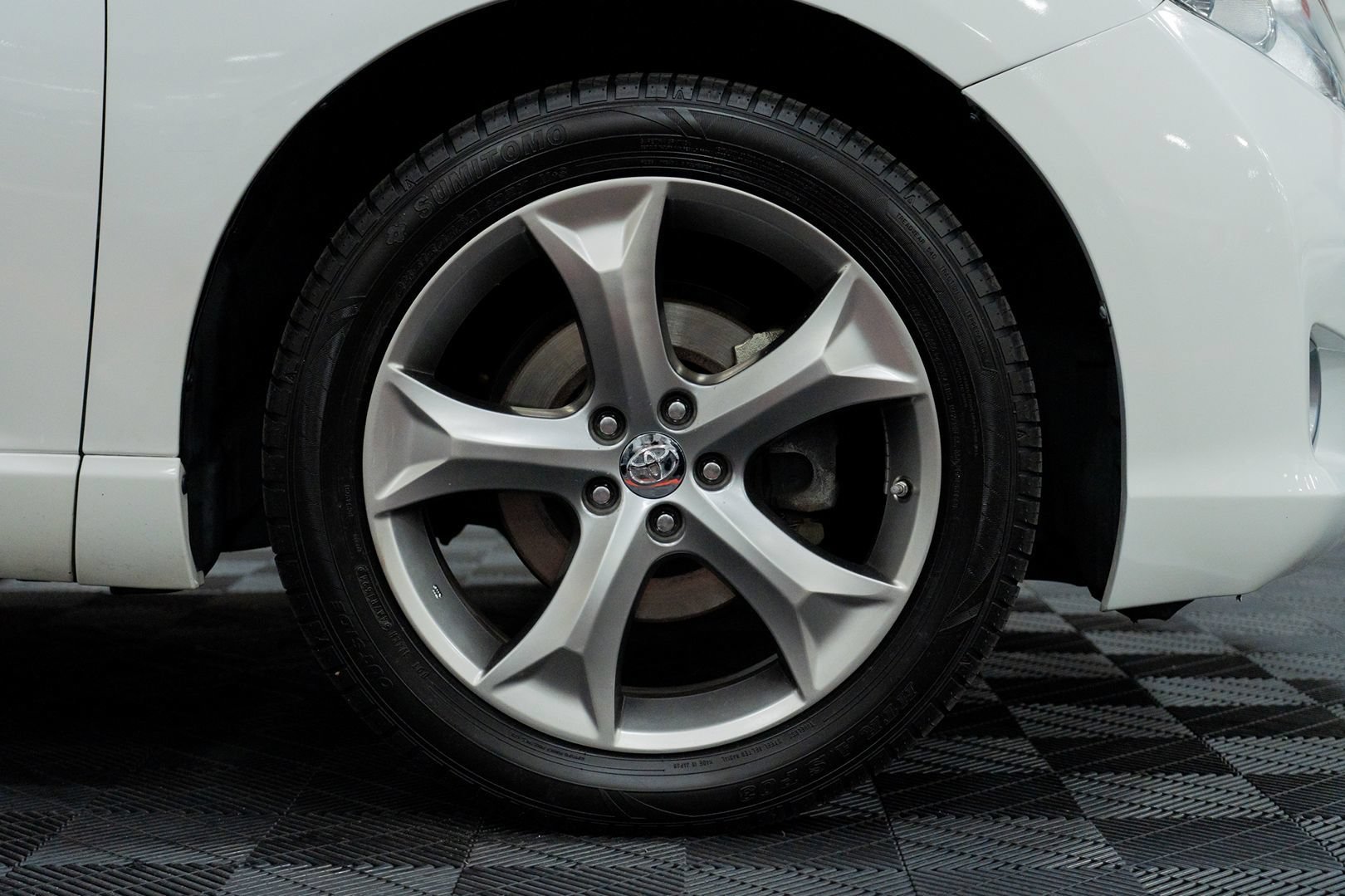 Used 2011 Toyota Venza AWD w/ Premium Pkg #2 image 14