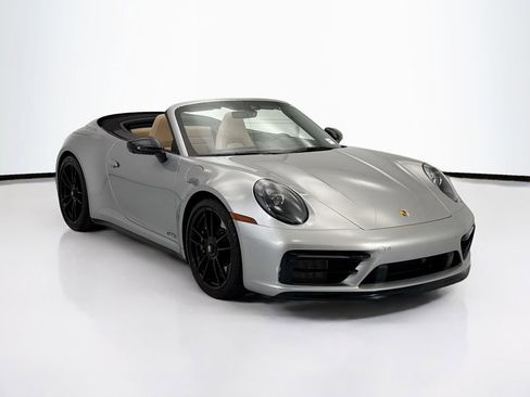 Used 2022 Porsche 911 Carrera GTS RWD image 3