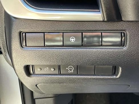 Used 2023 Nissan Rogue SV image 19