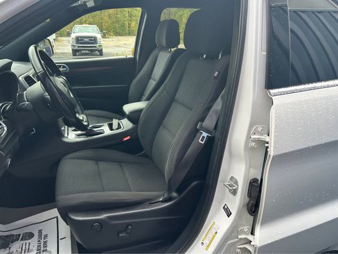 Used 2021 Jeep Grand Cherokee Laredo image 8