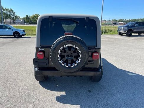 Used 2004 Jeep Wrangler X AWD/4WD image 9