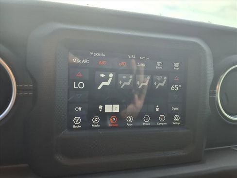 Certified 2020 Jeep Wrangler Unlimited Sahara w/ LED Lighting Group image 14